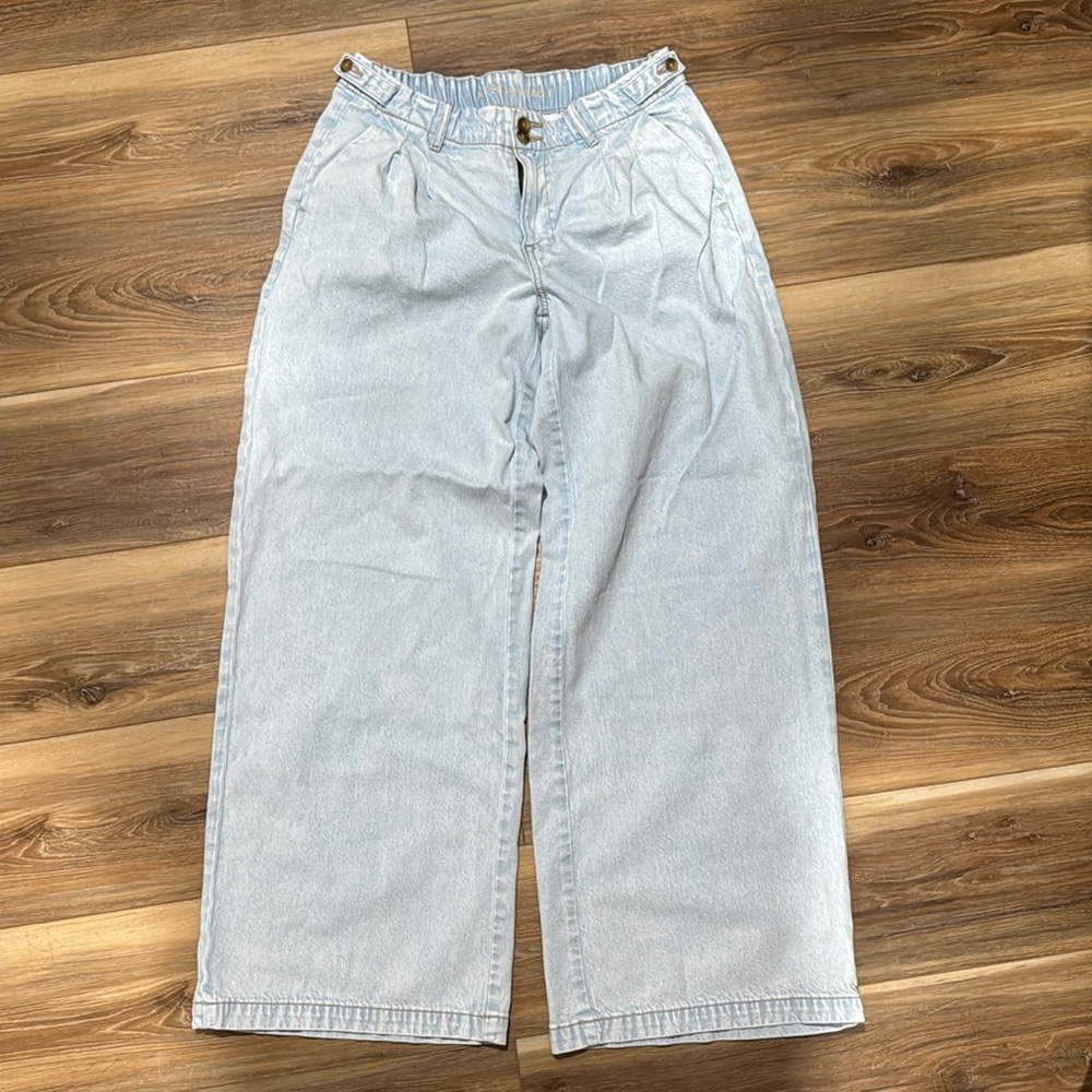American Eagle Strigid High-Waisted Wide Leg Trouser Jean